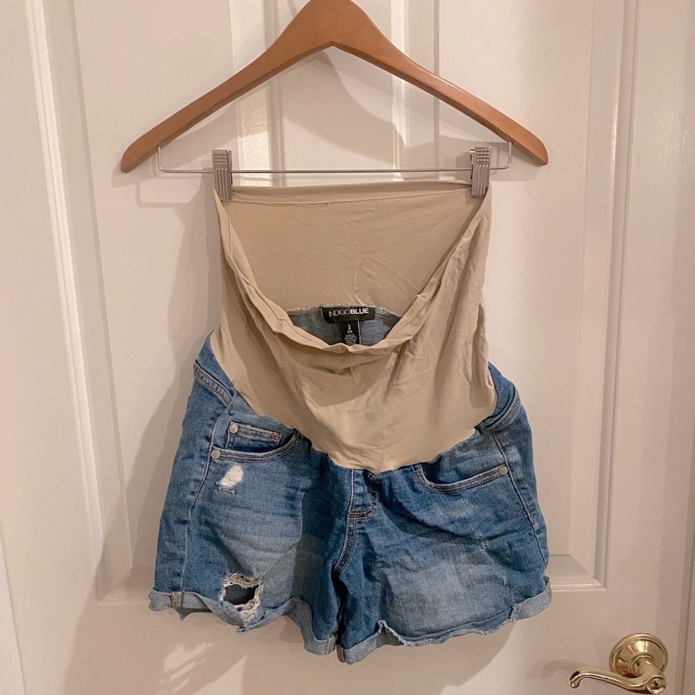 Maternity distressed shorts